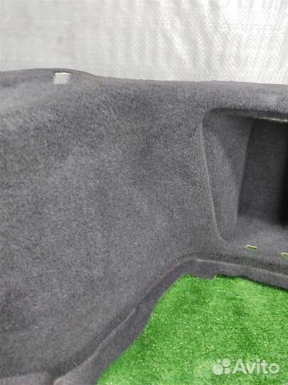 Обшивка багажника правая Lexus RX300 (MCU15) 2002