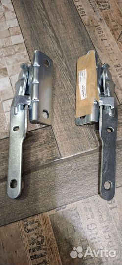 Петли капота Лада Ларгус Rehault Logan