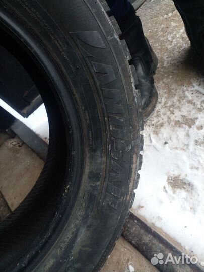 Amberstone 755 225/60 R17