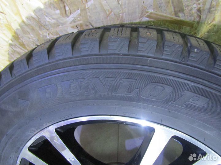 Dunlop SP Winter Ice 01 235/65 R17