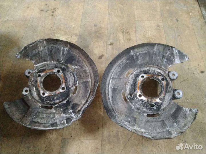 Задний поворотный кулак Бмв Ф10 F10