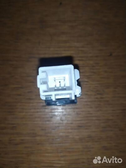 Кнопка ESP VW Golf V