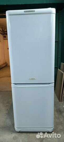 Холодильник Ariston