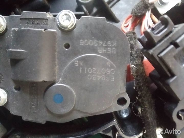 Сервопривод заслонок отопителя Audi Q5