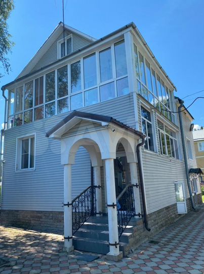 Коттедж 241 м² на участке 15 сот.