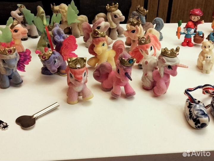 Маджики лошадки и игрушки из киндера