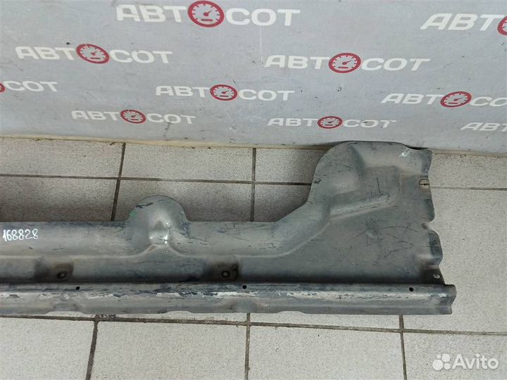 Облицовка днища левая VW Transporter T5 20032010