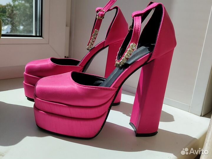 Розовые туфли Bratz