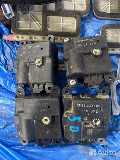 Моторчик привода заслонок отопителя (Honda Civic)