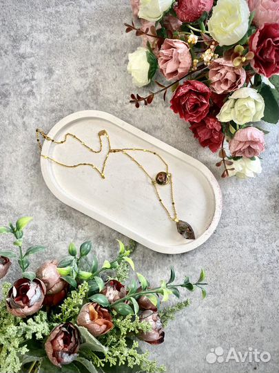 Большой выбор украшений из эпоксидной смолы