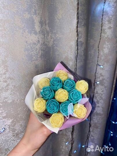 Букеты из шоколадных роз