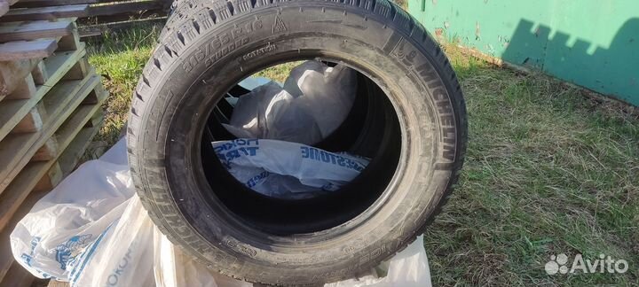 Michelin Agilis X-Ice North 215/65 R16 98T