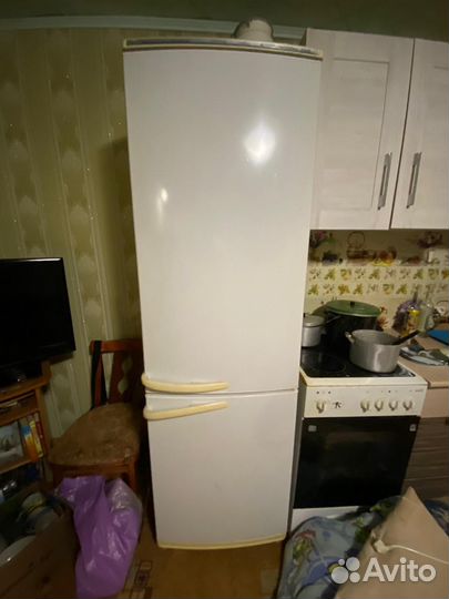 Холодильник на запчасти
