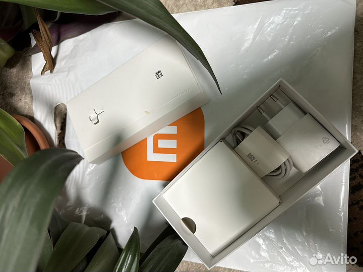 Xiaomi 13, 8/128 ГБ