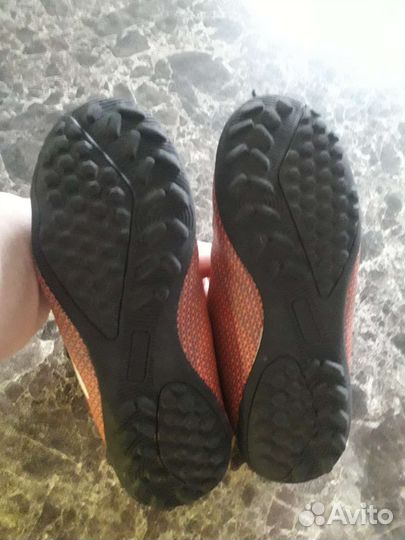 Футбольные бутсы demix 30р