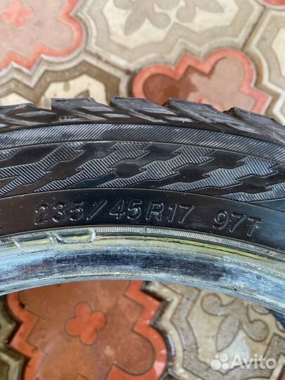 Yokohama 125T 235/45 R17