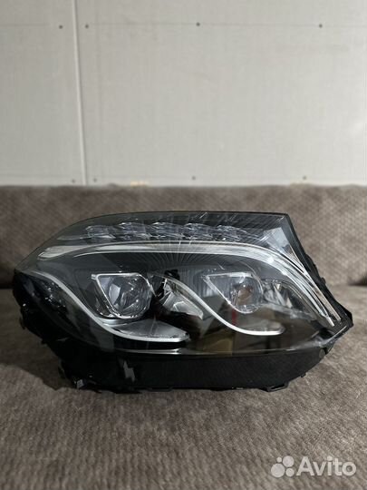 Правая фара на GLS (166)