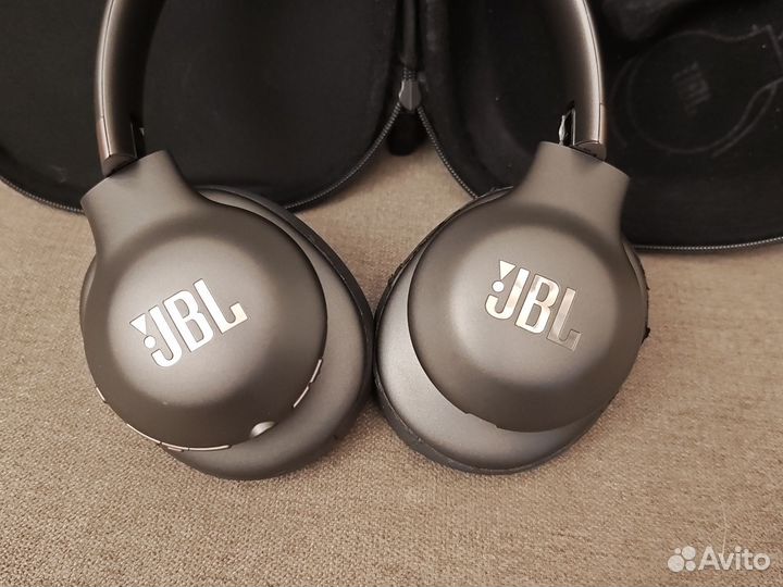 Беспроводные наушники JBL Everest 710