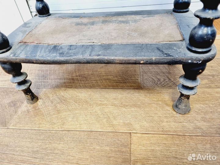 Антикварная этажерка, размер высота 1м 03 см, шири