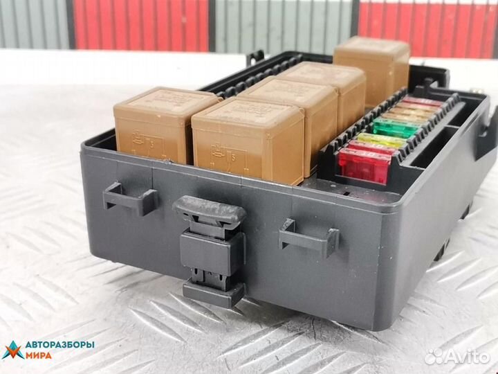 Блок предохранителей Jaguar XJ X308 рест. 1999