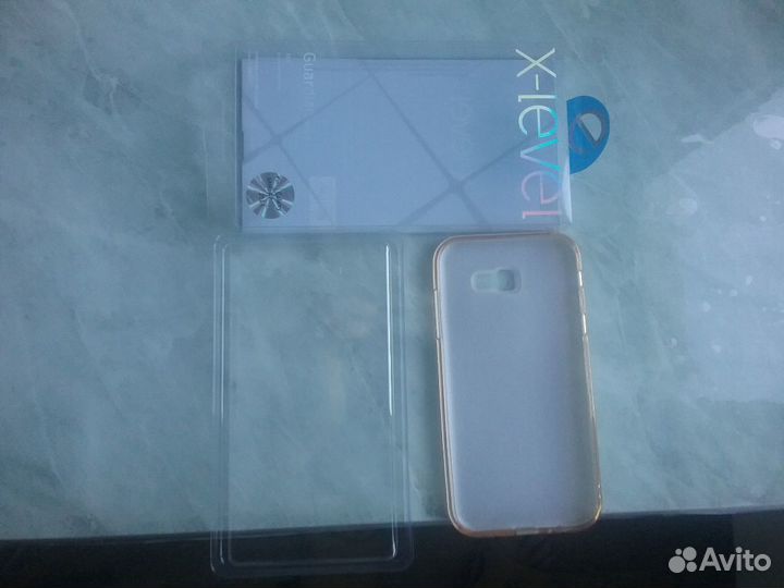 Чехол самсунг А7 новый,золотистый