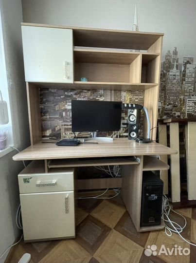 Стол компьютерный-письменный