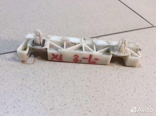 Направляющая заднего бампера задняя левая