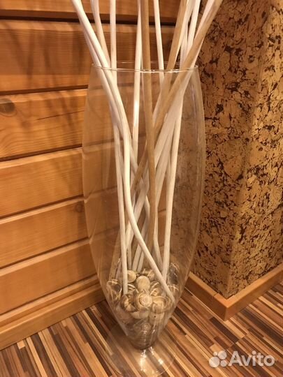 Большая стеклянная ваза