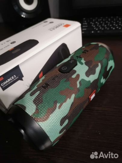 Портативная колонка JBL Charge 3