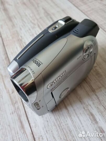 Видеокамера Canon DC211