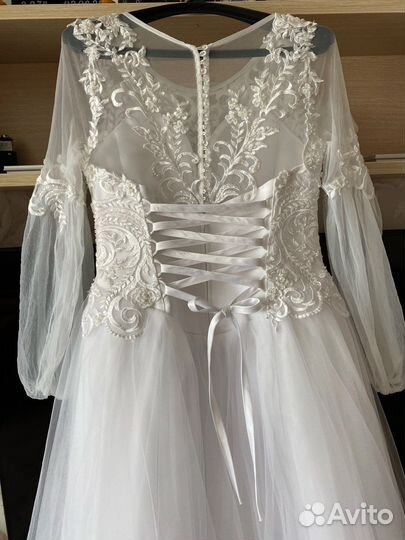 Свадебное платье