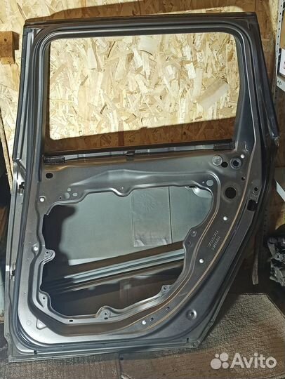 Дверь правая задняя volvo xc70