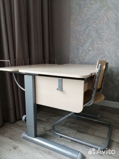 Растущая парта и стул Астек