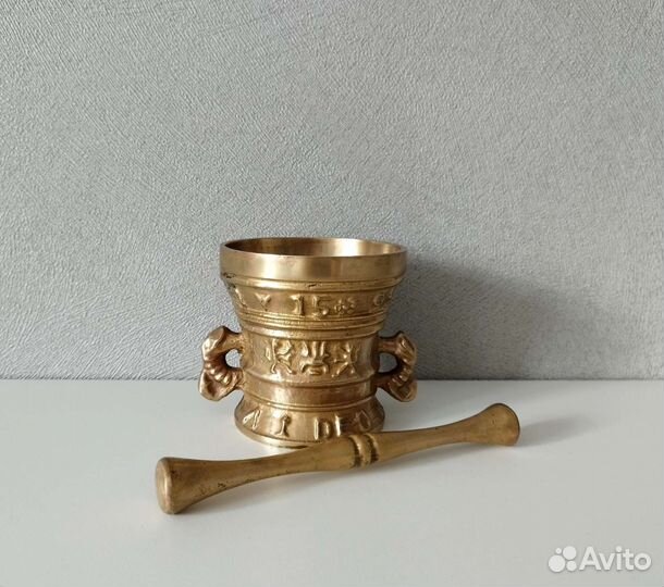 Бронзовая ступка с пестиком