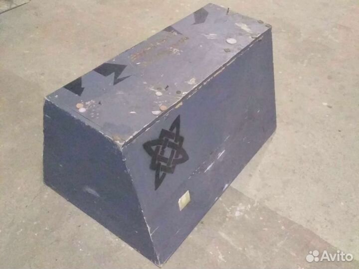 Короб сабвуфера в авто