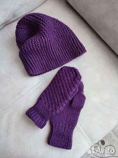 Шапка бини с варежками. Размер не маленький
