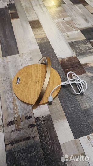 Беспроводная зарядка с лампой