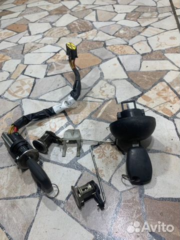 Замок зажигания Renault Logan седан 1.6 K4MC697