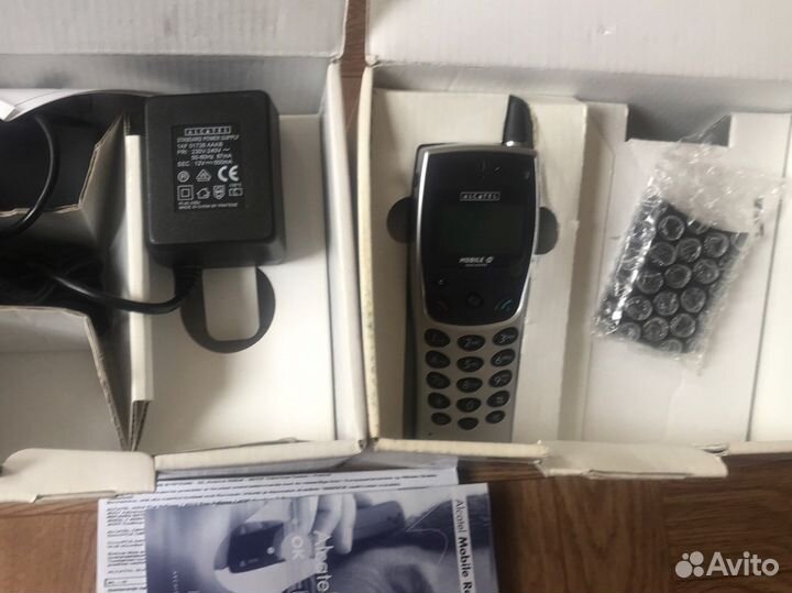 Телефон Alcatel Mobile 200 Reflexes Office