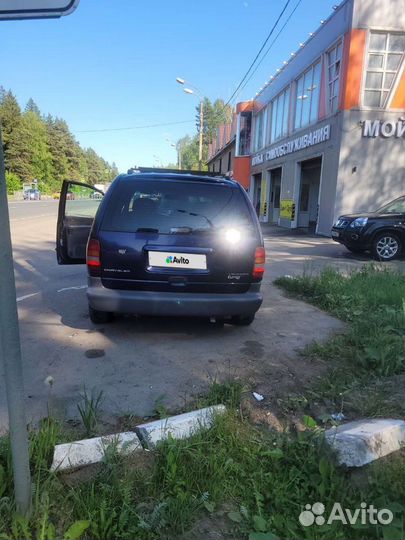 Chrysler Voyager 2.0 МТ, 1998, 100 000 км