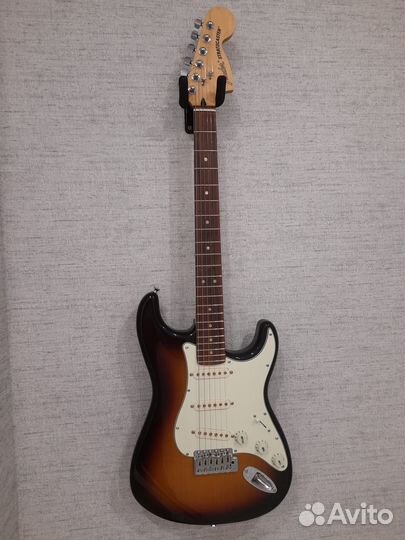 Электрогитара Fender Stratocaster SSS MIM
