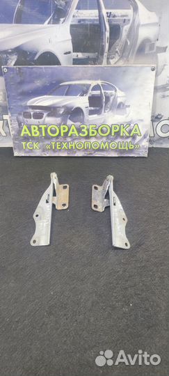 Петля капота Nissan Primera P11