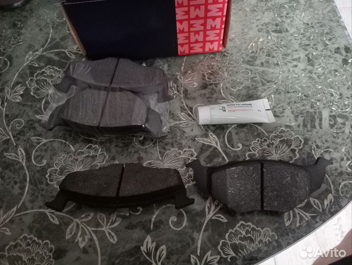 Колодки тормозные дисковые переднии