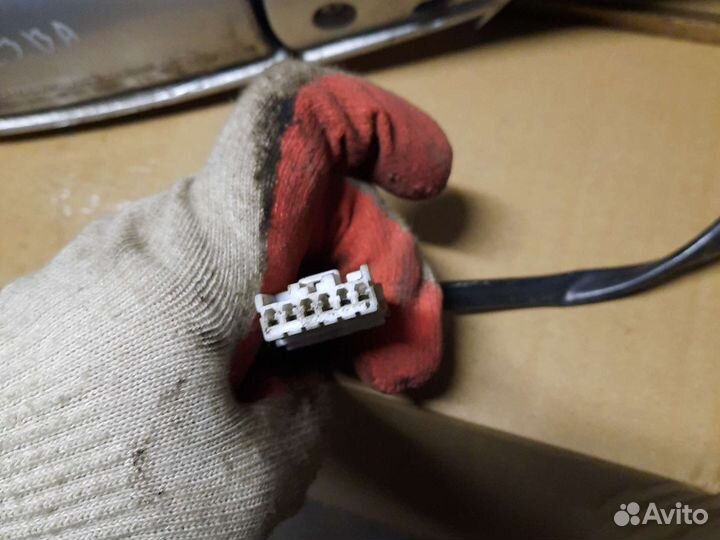 Правое зеркало mazda 323 BA