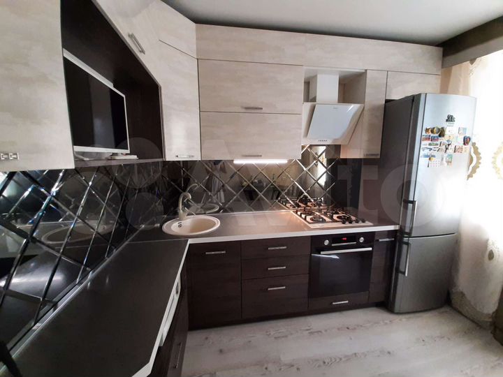 2-к. квартира, 56 м², 2/9 эт.