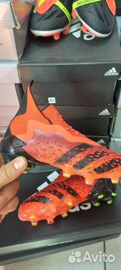 Футбольные бутсы adidas predator