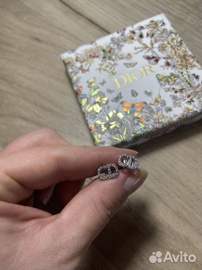Серьги пусеты Dior