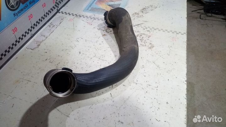 Патрубок Mercedes Benz 204