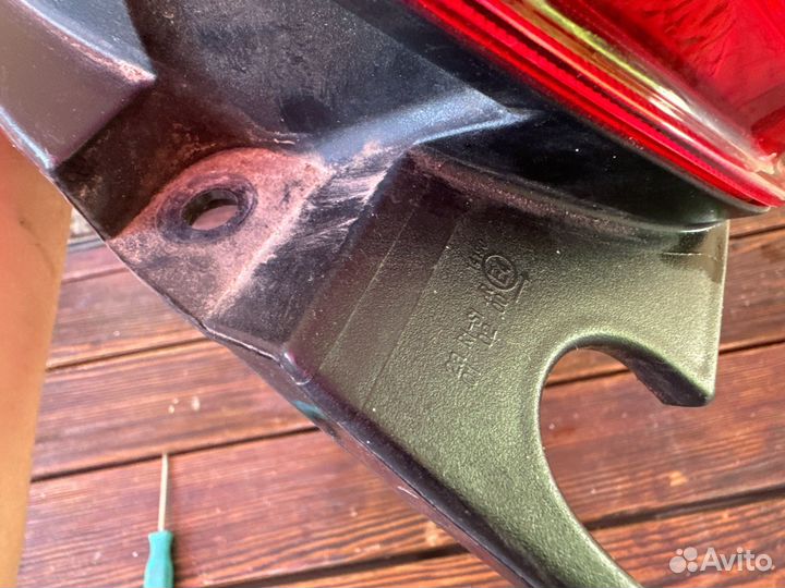 Задний правый фонарь nissan juke