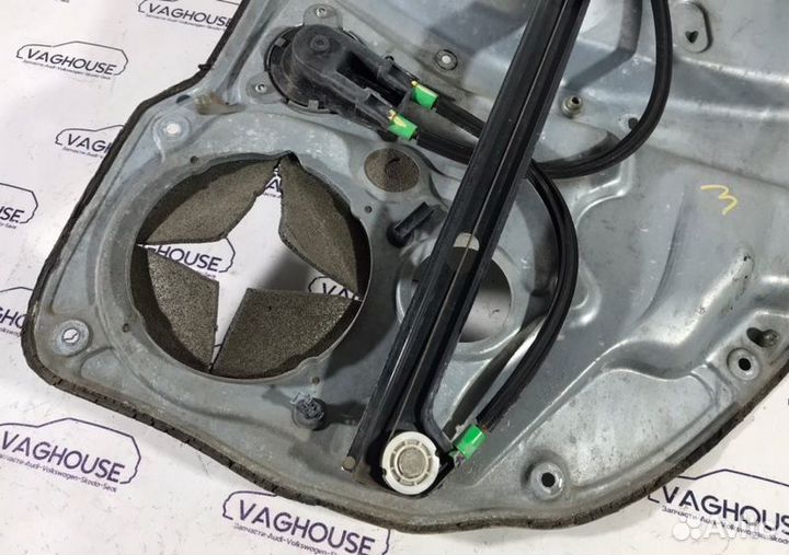 Стеклоподъемник задний левый Volkswagen Golf MK4